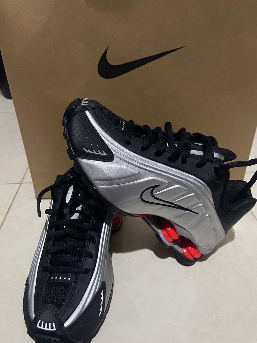 Nike shox r4